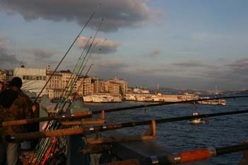 A la fois union....sur le pont de g.. Turquie - Tourisme - Istanbul aux mille facet...